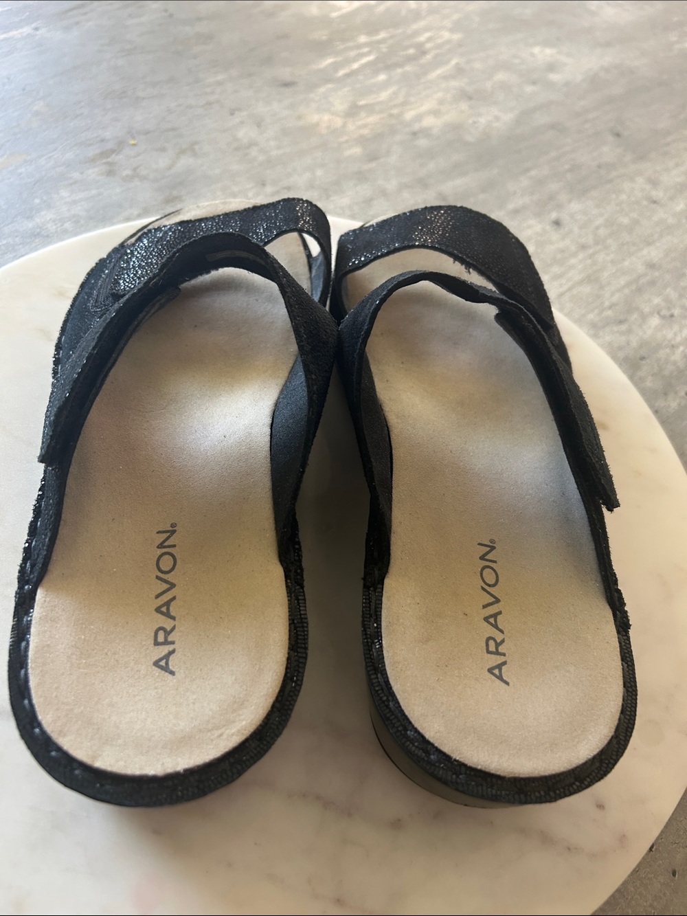 Aravon Black Metallic Suede
Cambridge 2 Strap Sandal women’s size 10 - Picture 7 of 12